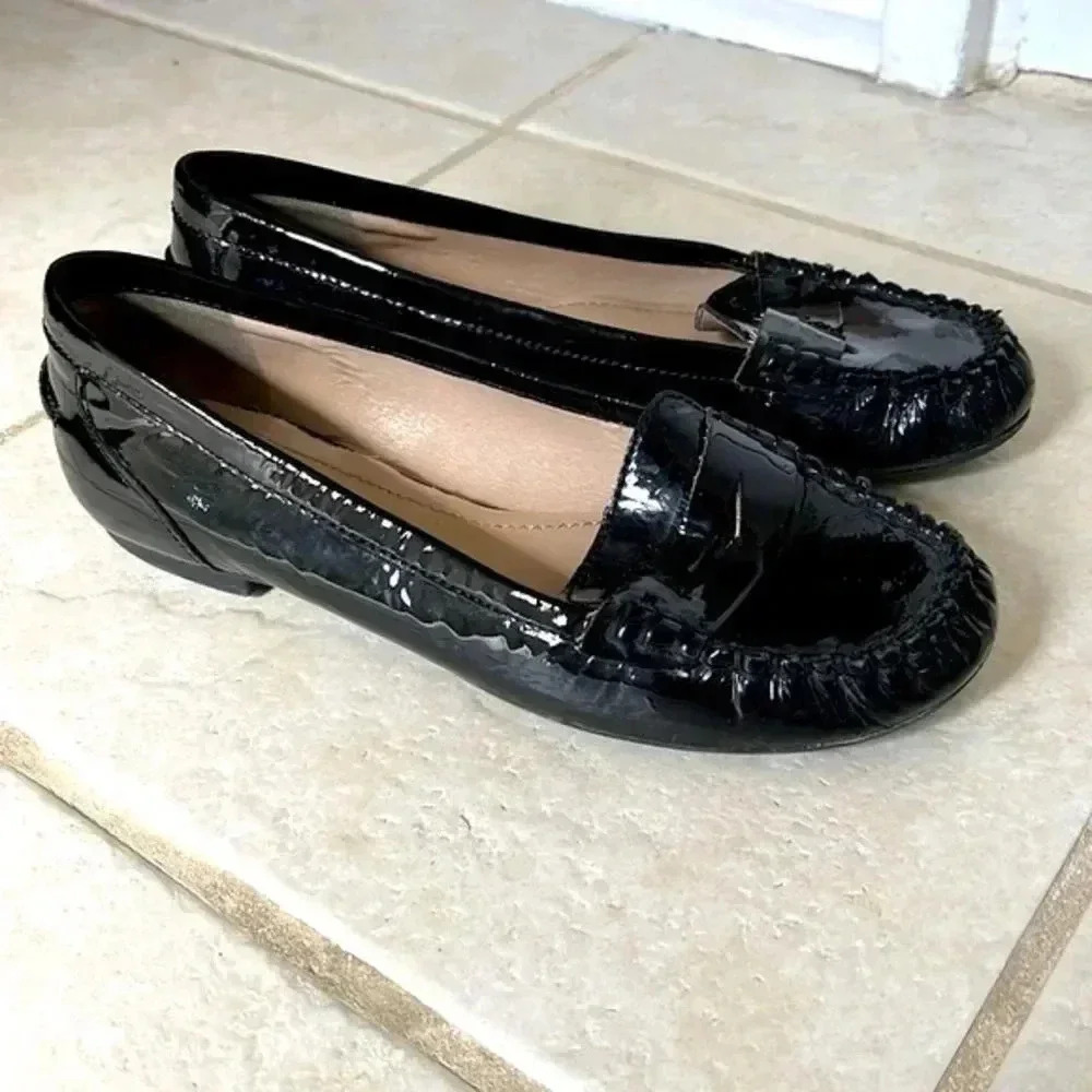 Black patent leather  loafers